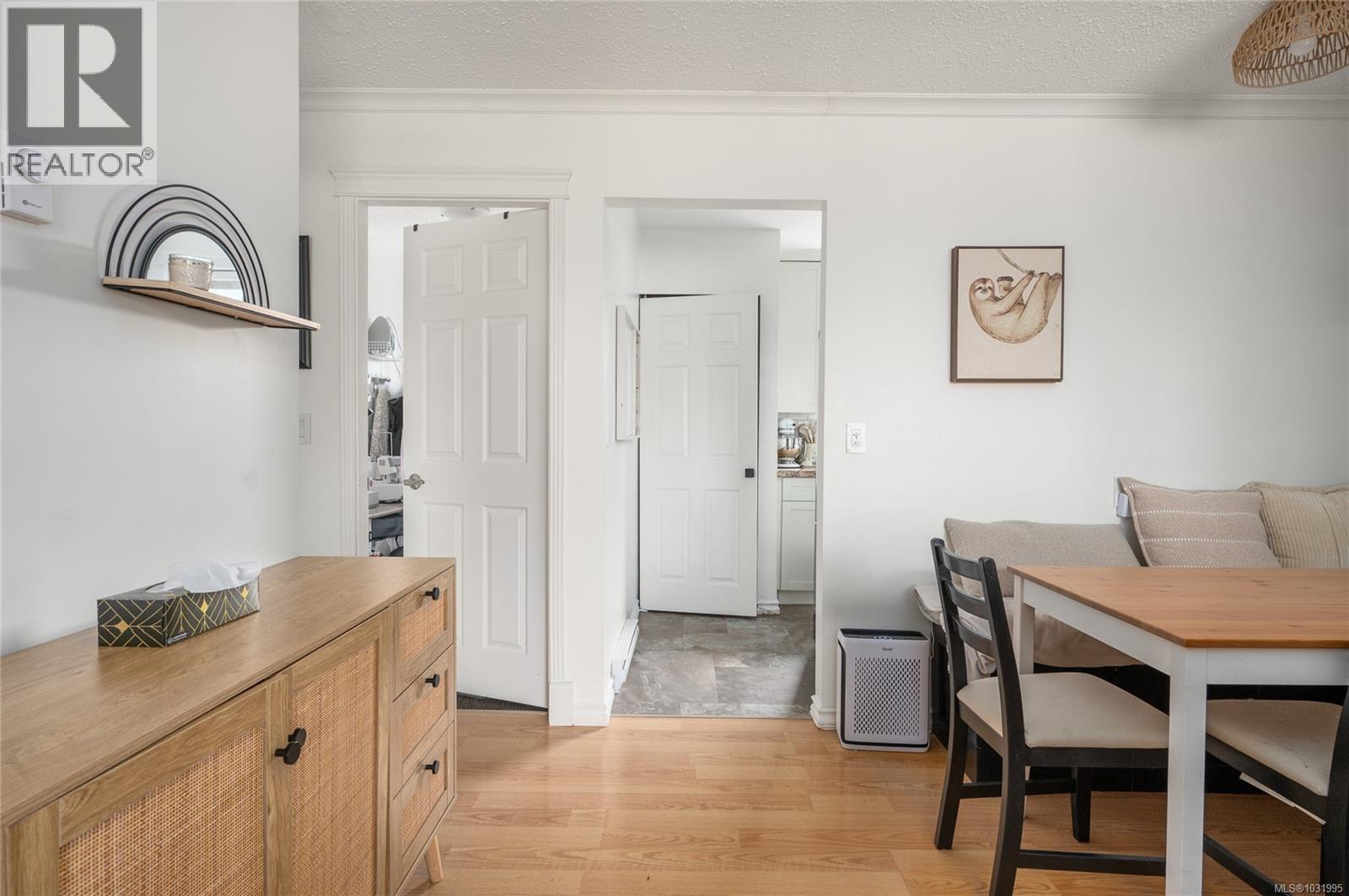 #41 25 PRYDE AVE - 4