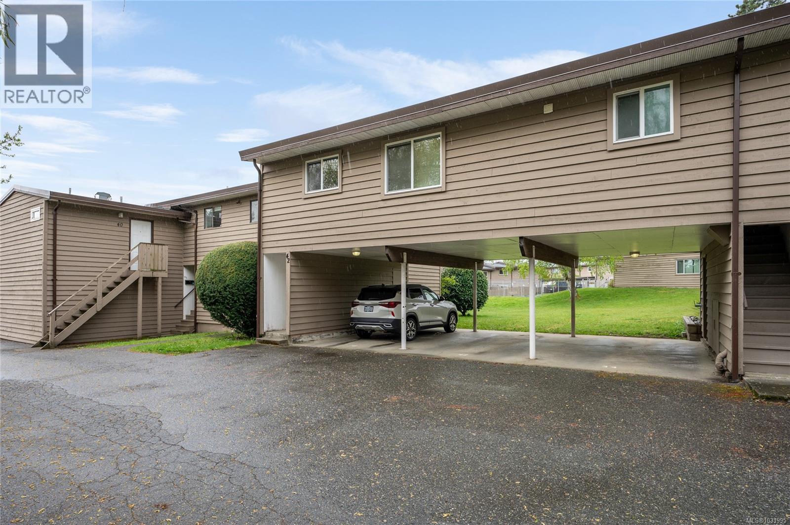 #41 25 PRYDE AVE - 18