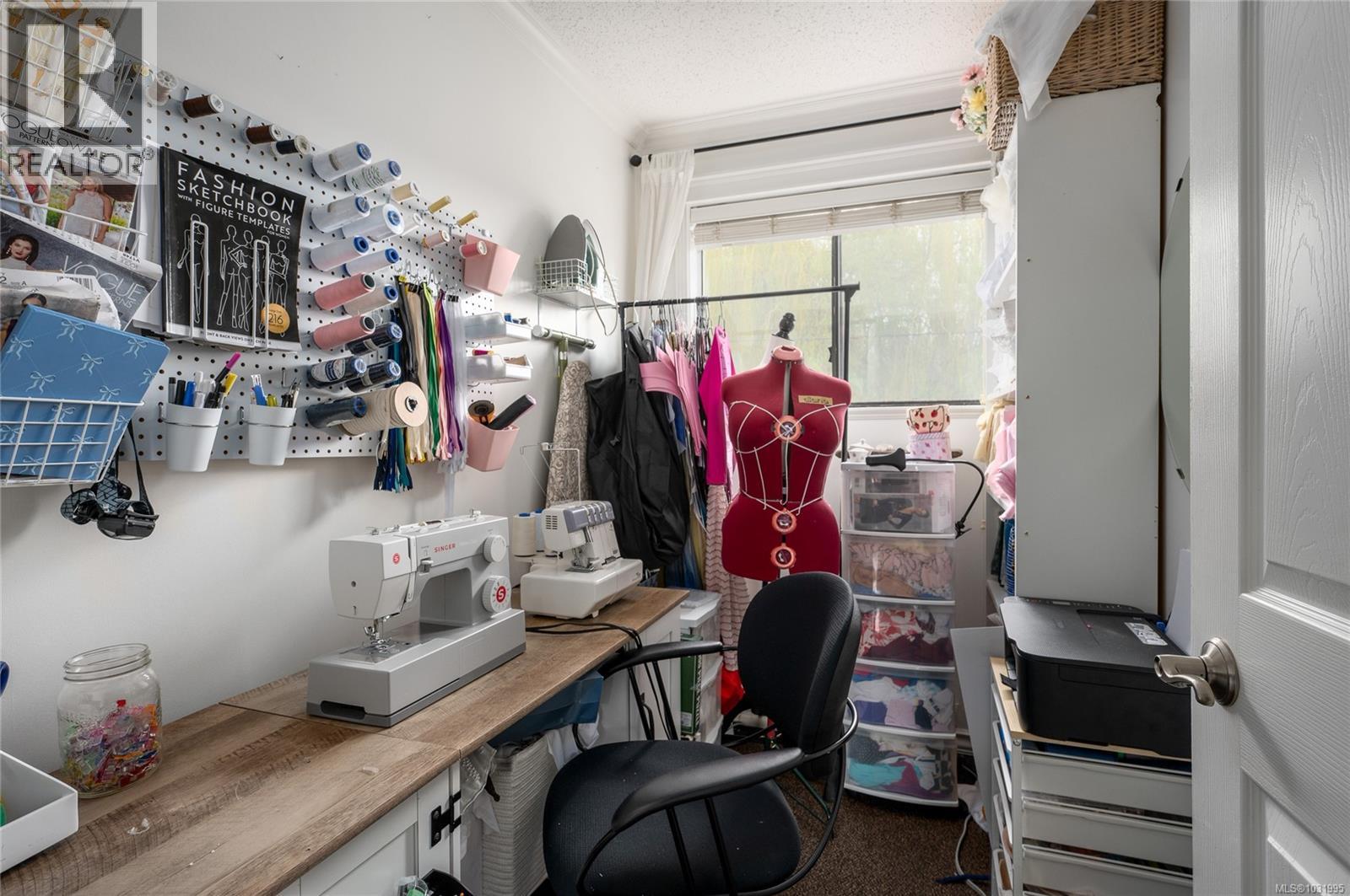 #41 25 PRYDE AVE - 11