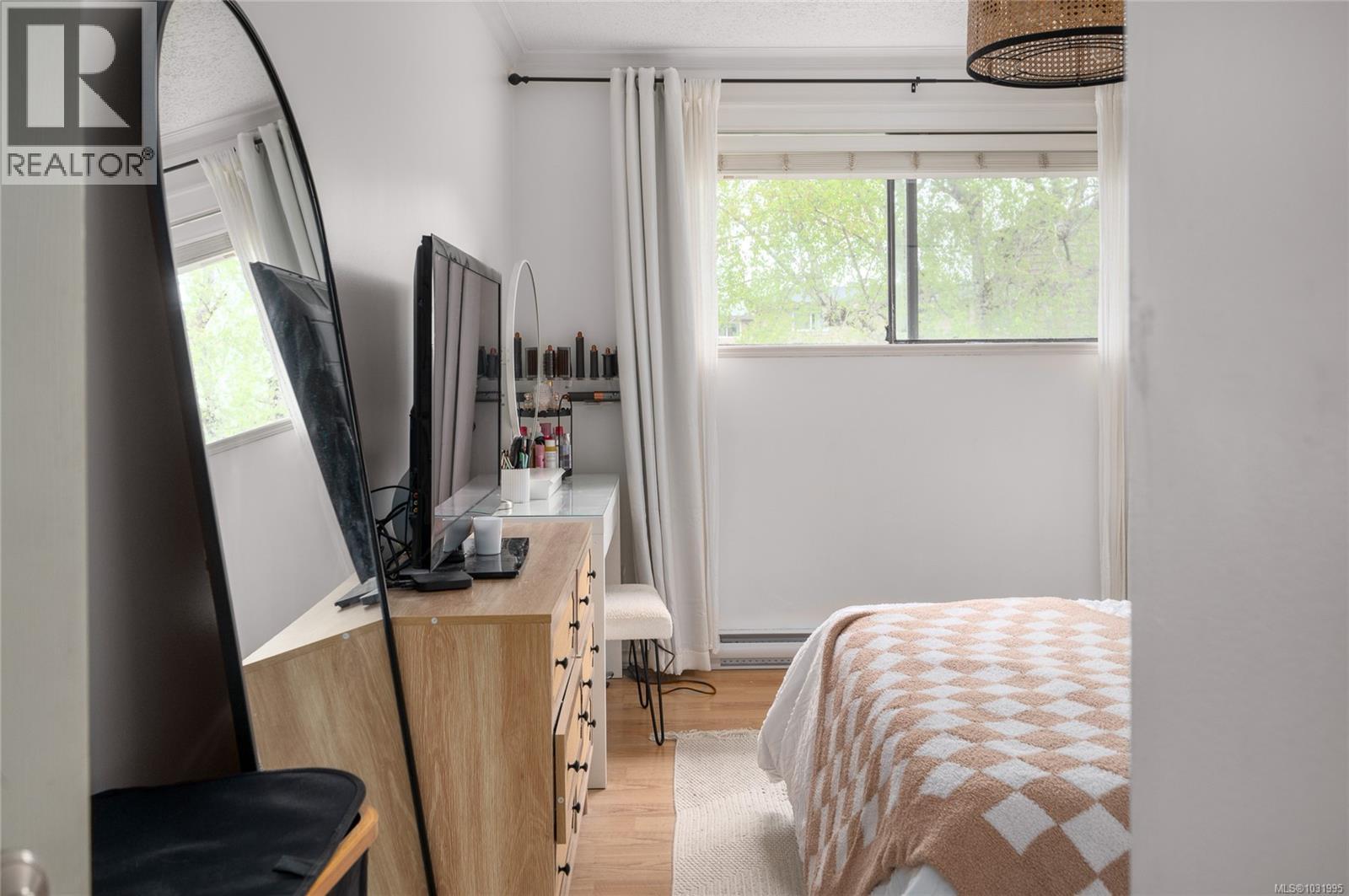 #41 25 PRYDE AVE - 9