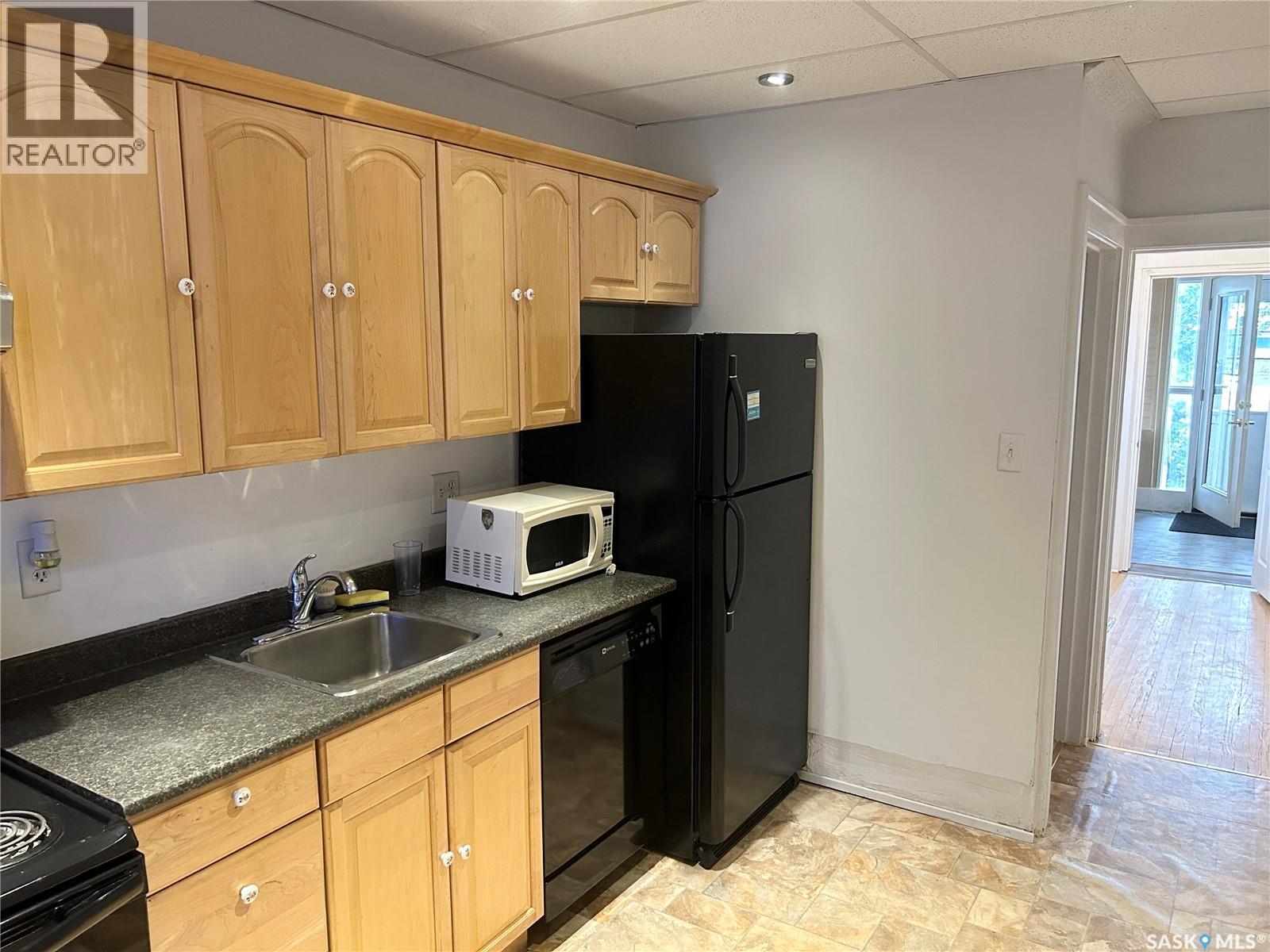 3033 Dewdney AVENUE - 11