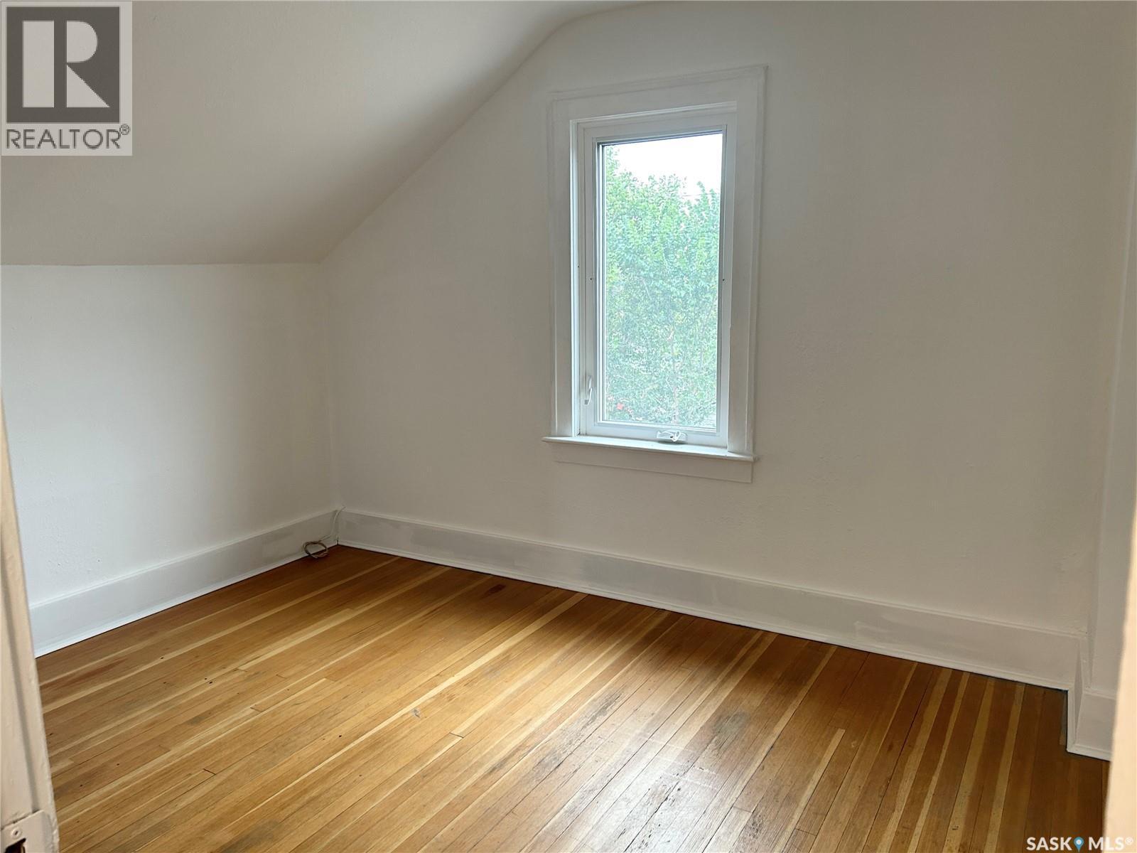 3033 Dewdney AVENUE - 18