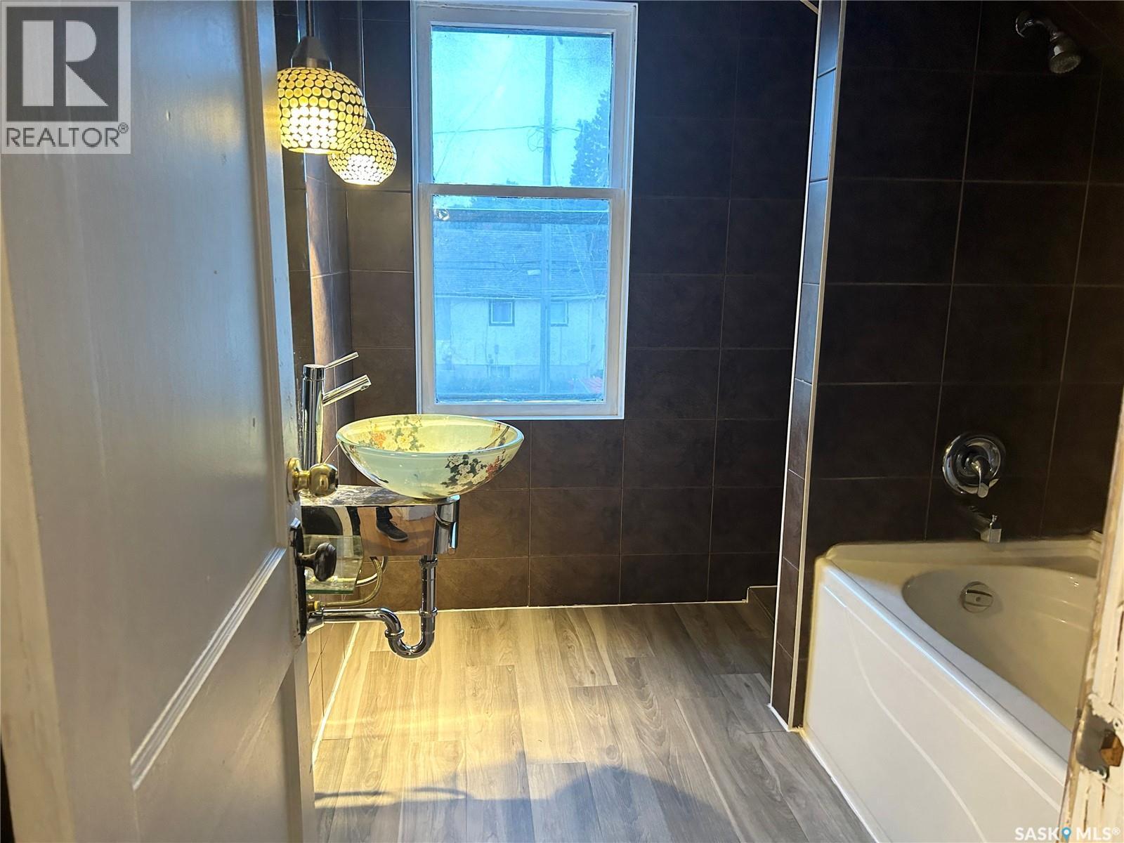 3033 Dewdney AVENUE - 21