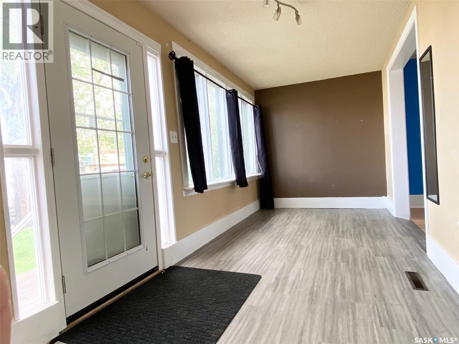 3033 Dewdney AVENUE - Image 3