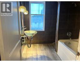 3033 Dewdney Avenue, Regina, SK S4Y0Y3 Photo 21