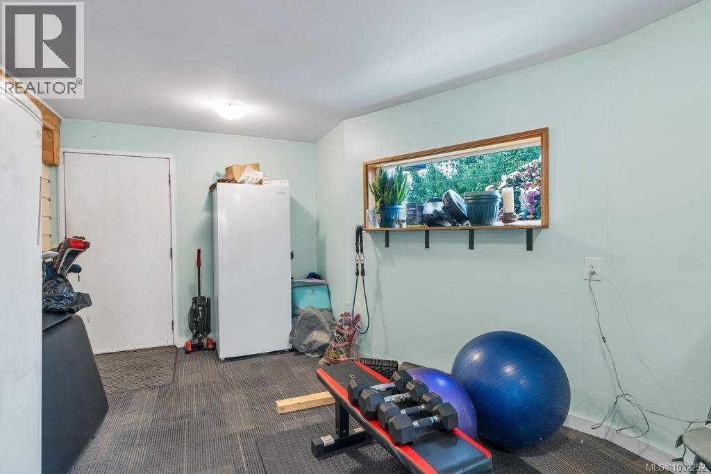 11090 CHEMAINUS RD - 38