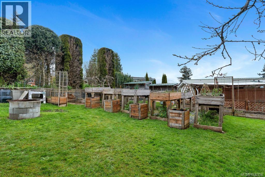 11090 CHEMAINUS RD - 43