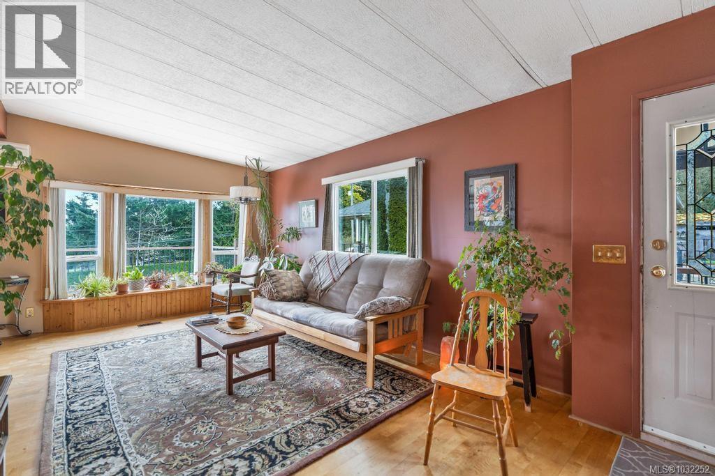 11090 CHEMAINUS RD - 5