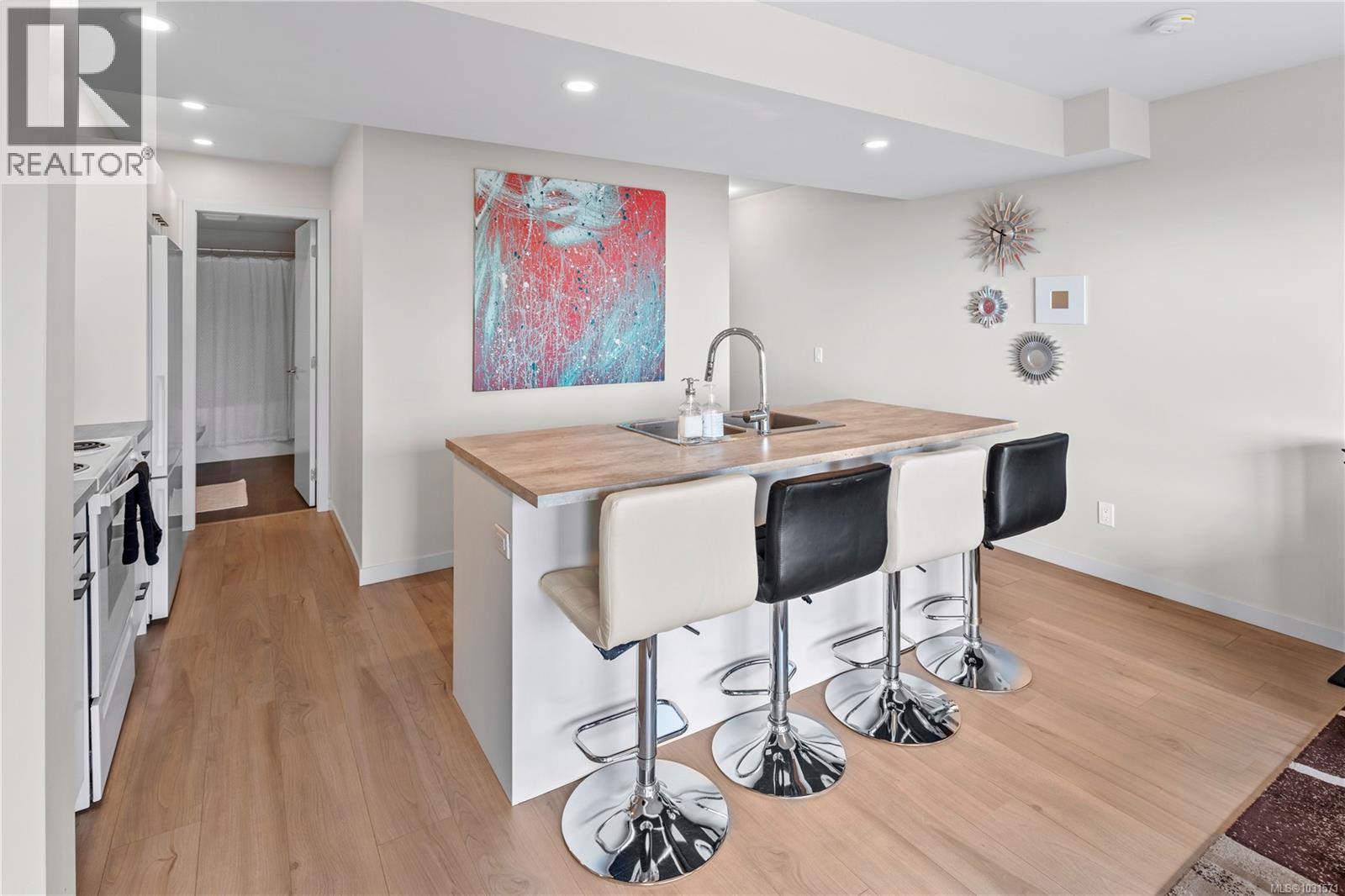 542 GURUNANK LANE - 36