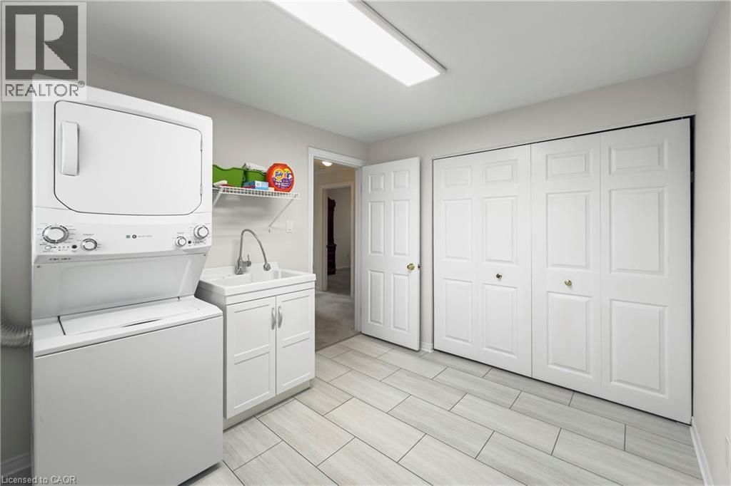 36 BUCKINGHAM DRIVE - 24