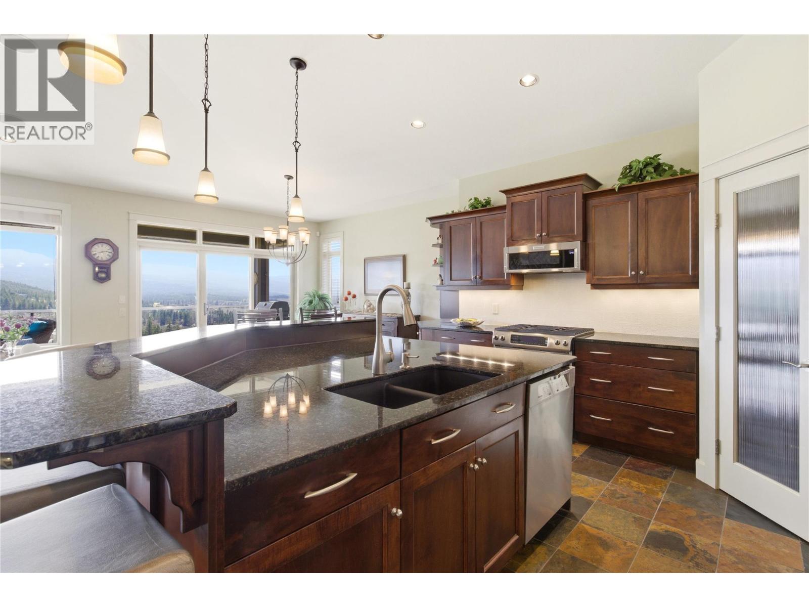 1443 Wilmot Avenue, Kelowna