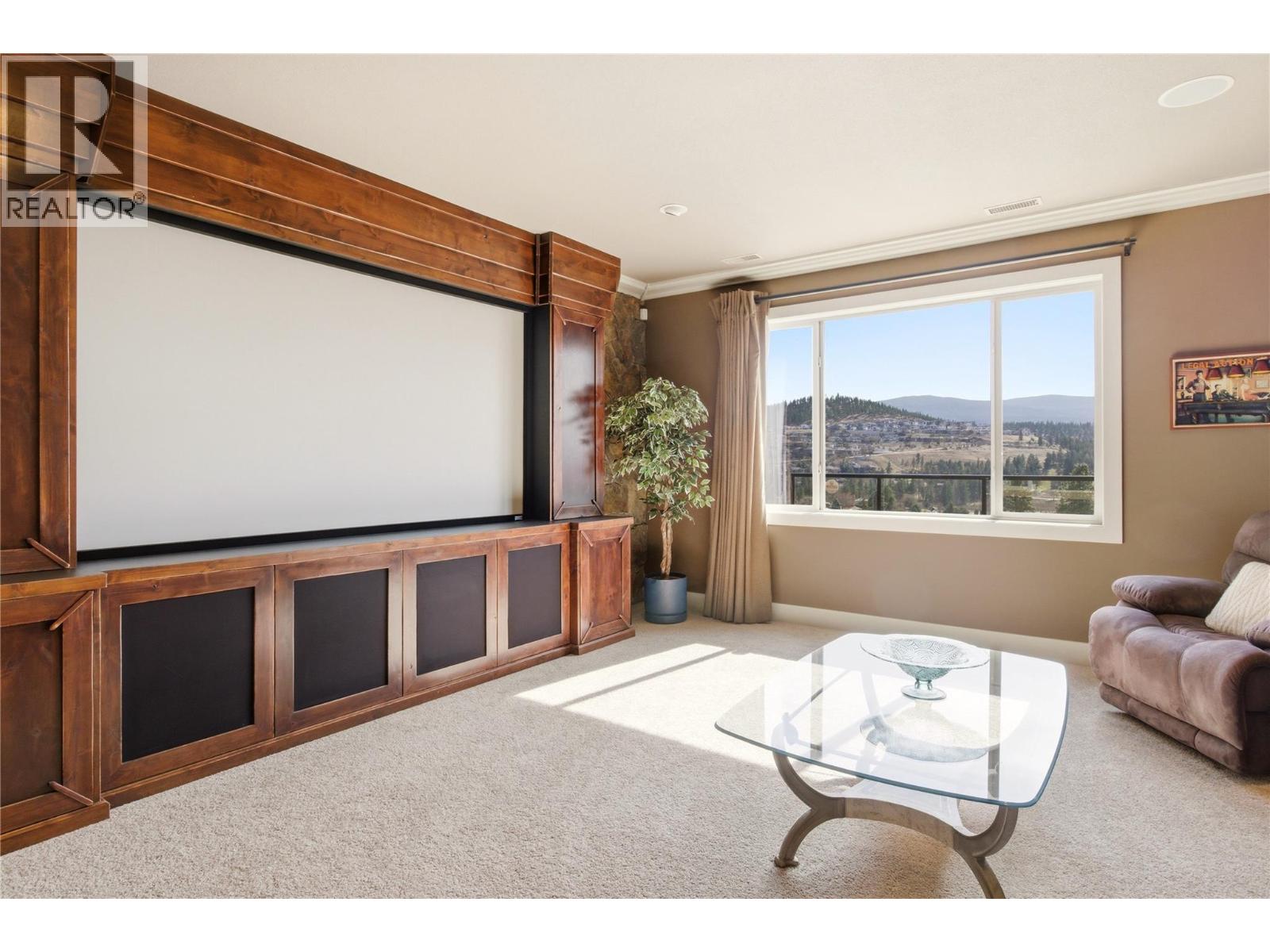 1443 Wilmot Avenue, Kelowna