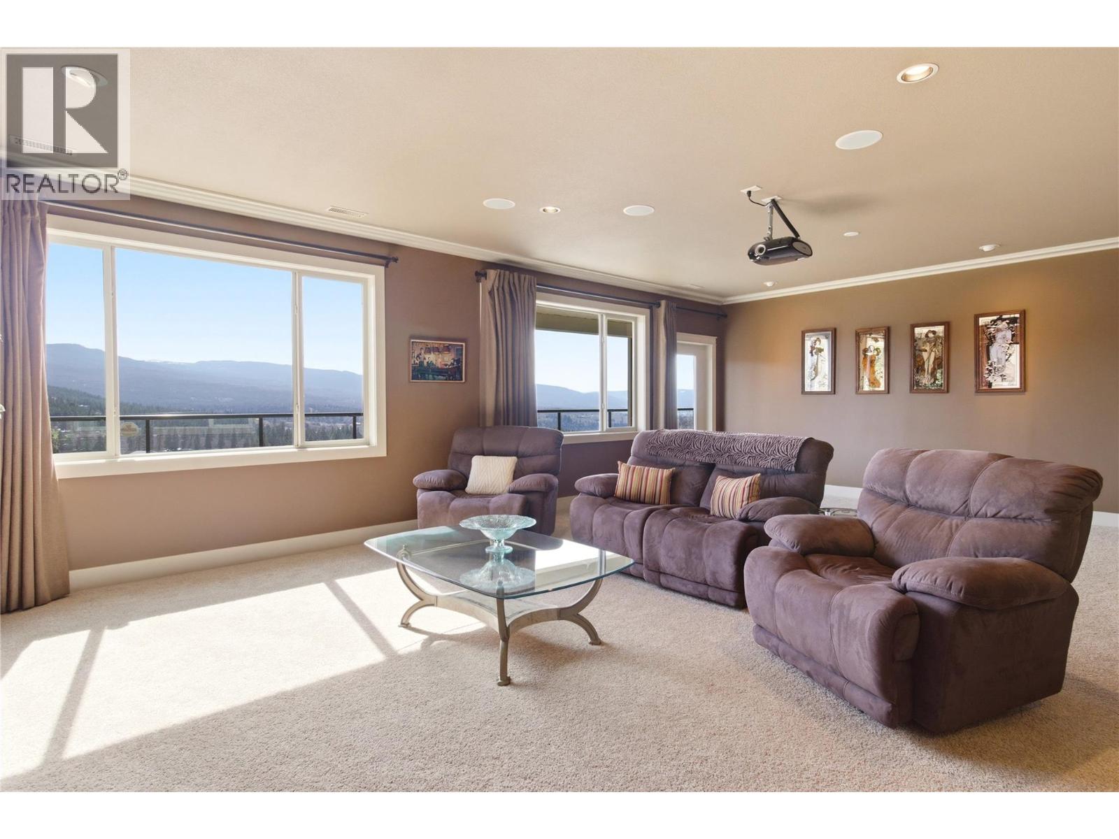 1443 Wilmot Avenue, Kelowna