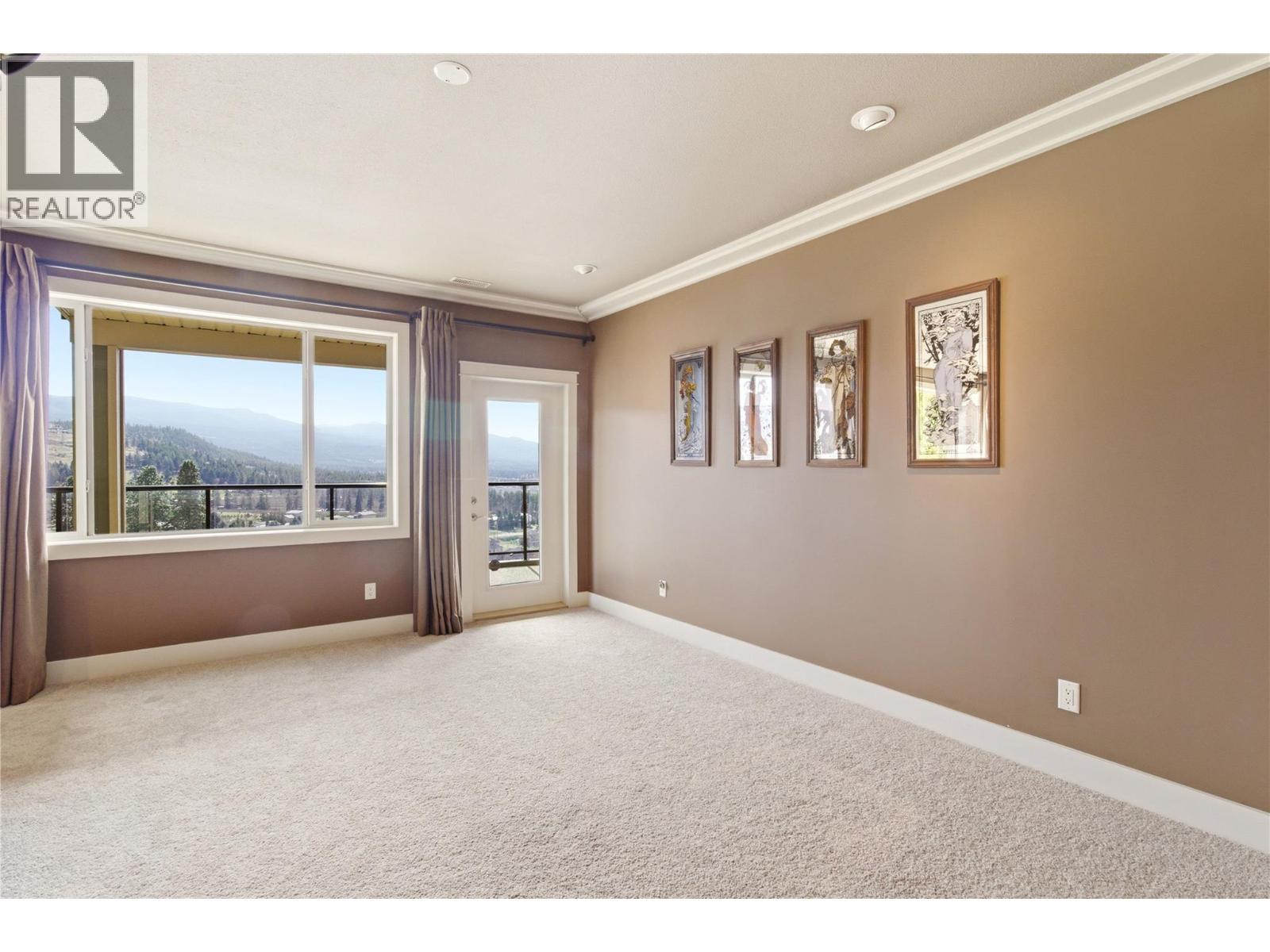 1443 Wilmot Avenue, Kelowna