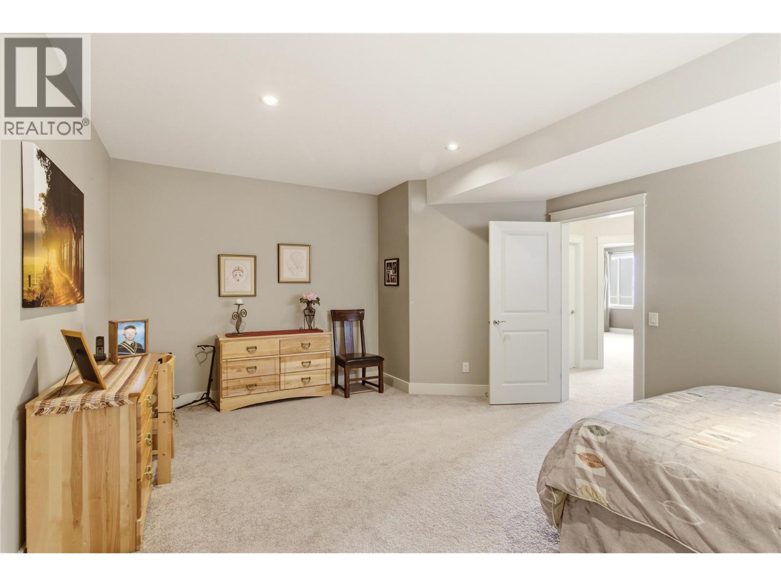 1443 Wilmot Avenue, Kelowna