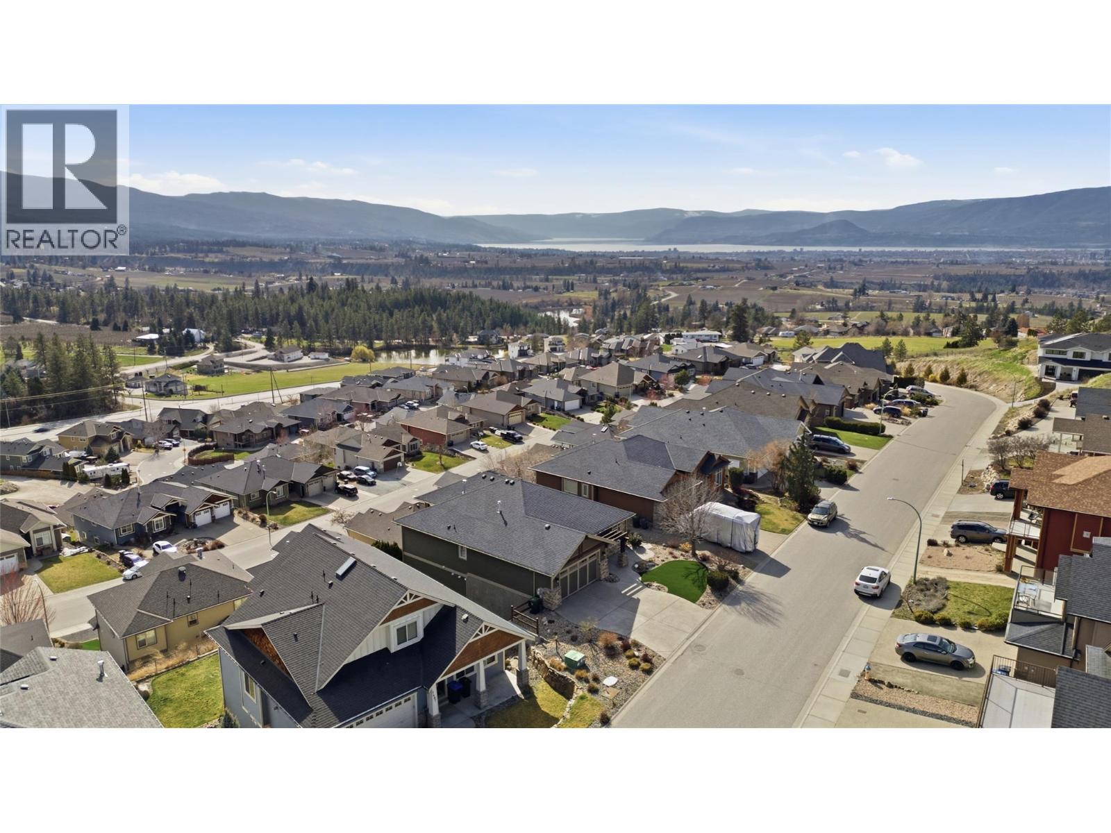 1443 Wilmot Avenue, Kelowna