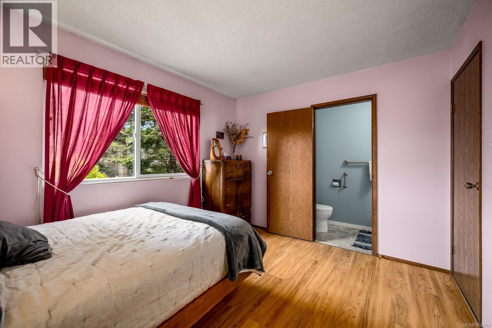 1764 MCLAUCHLIN DR - 24