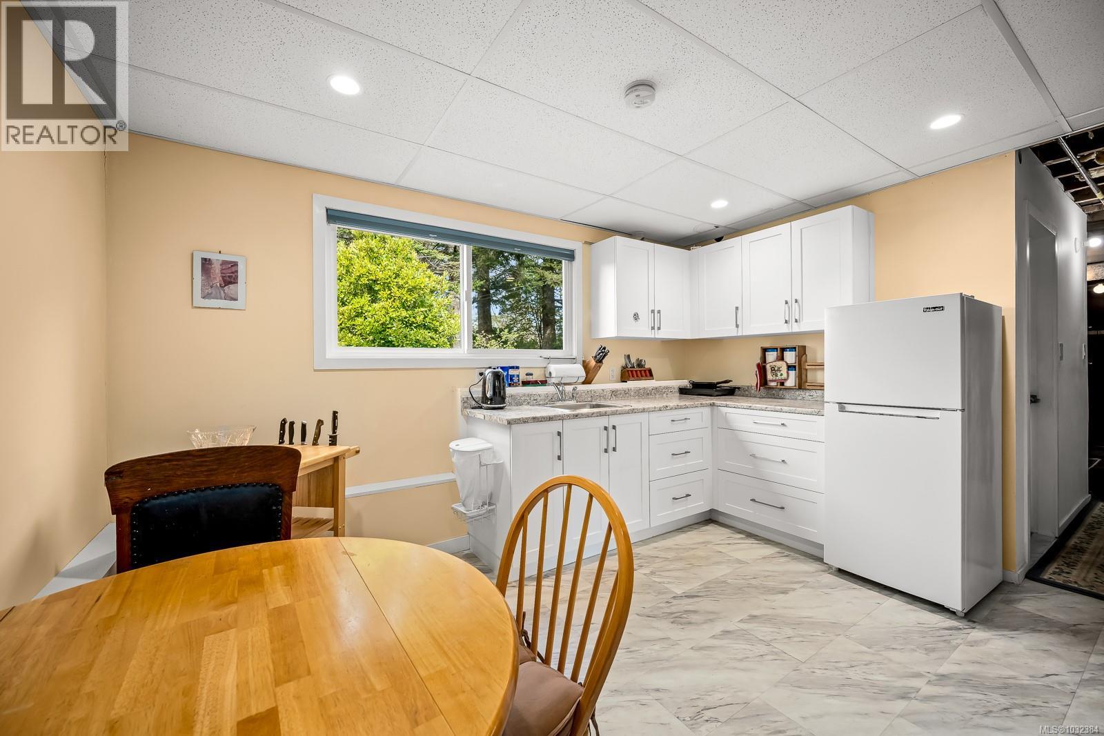 1764 MCLAUCHLIN DR - 37