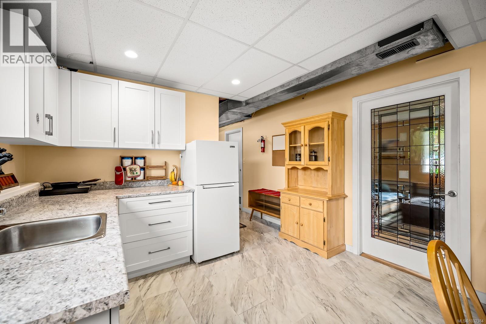 1764 MCLAUCHLIN DR - 38