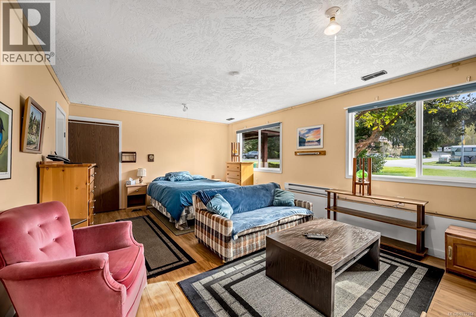 1764 MCLAUCHLIN DR - 34