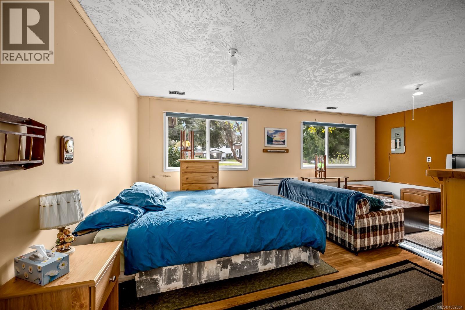 1764 MCLAUCHLIN DR - 32