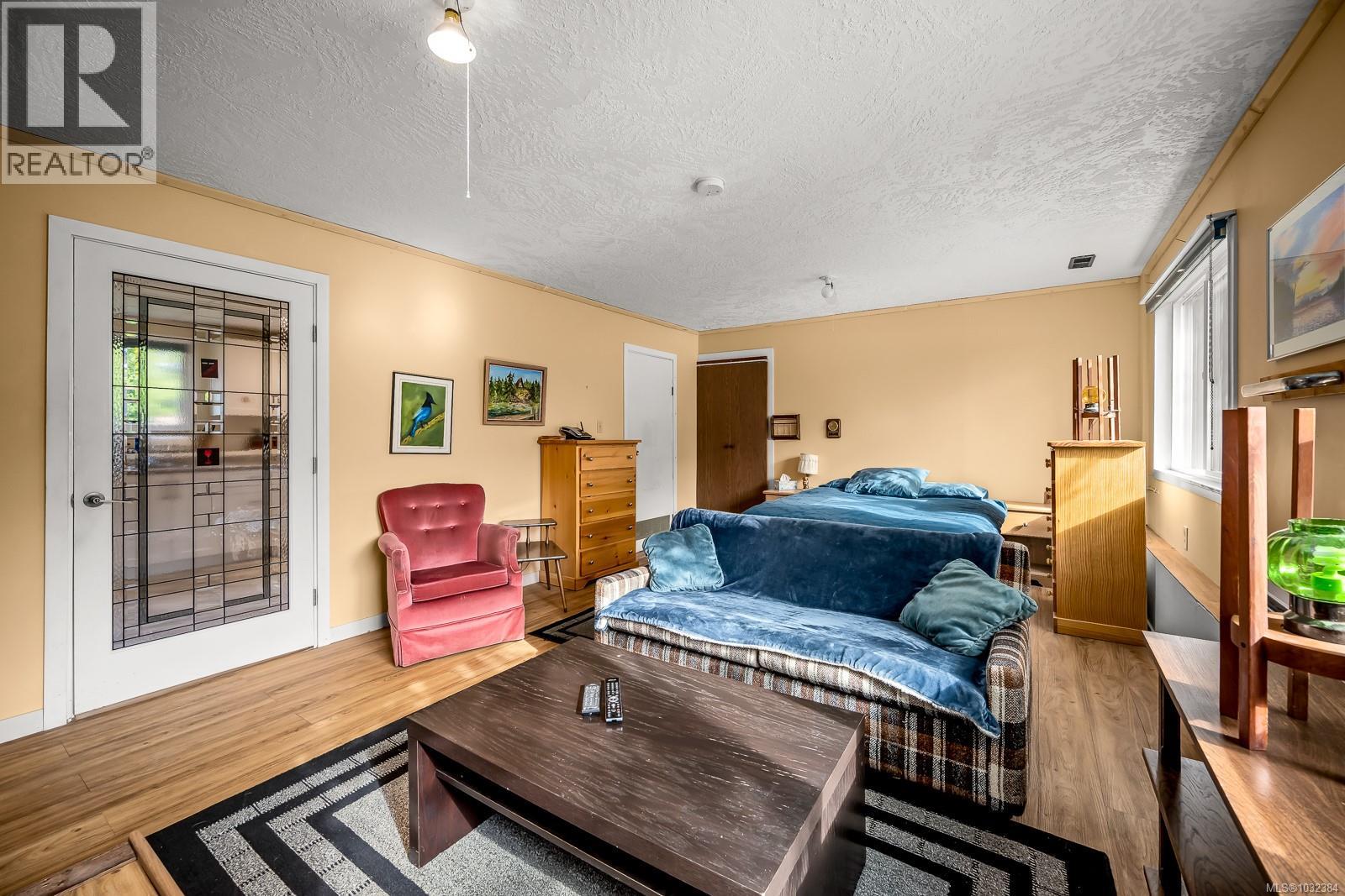 1764 MCLAUCHLIN DR - 35