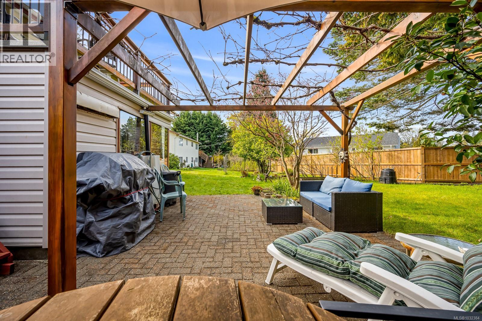 1764 MCLAUCHLIN DR - 44