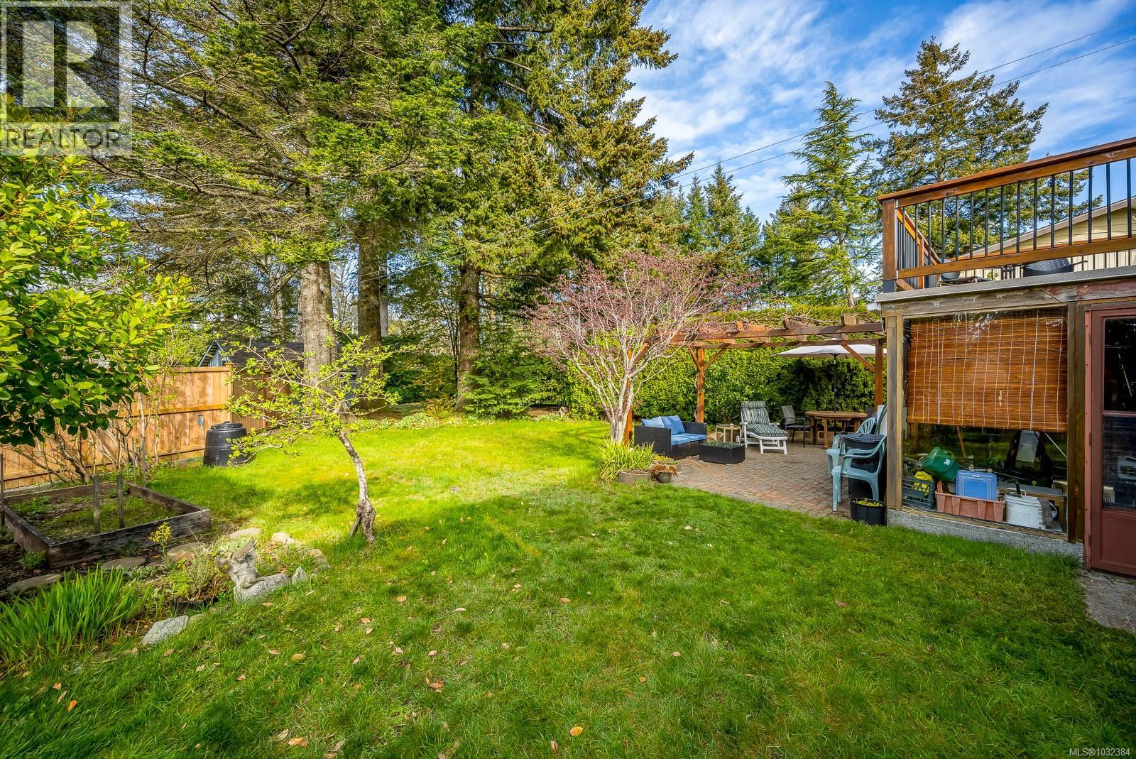 1764 MCLAUCHLIN DR - 52