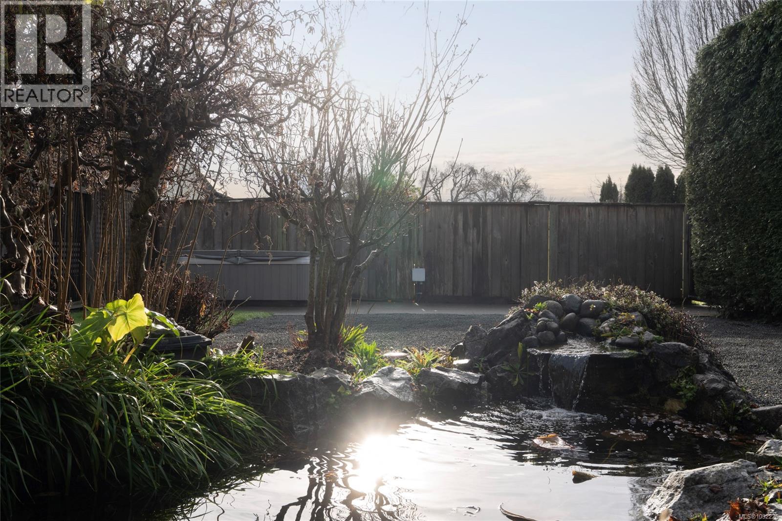 2741 DUFFERIN AVE - 46