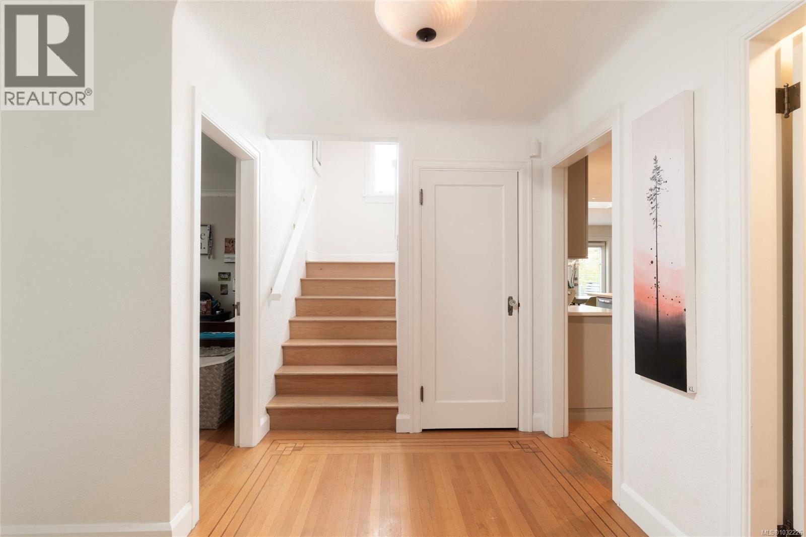 2741 DUFFERIN AVE - 12