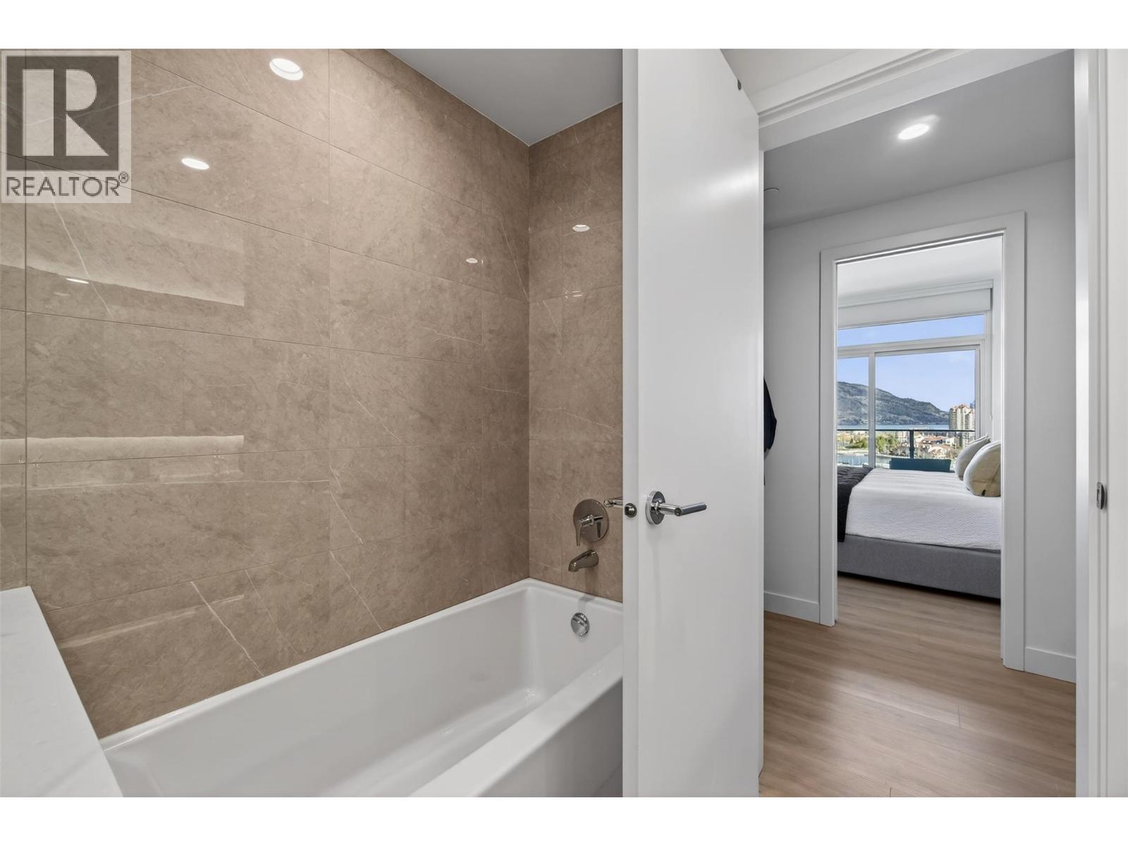 1308 238 Leon Avenue, Kelowna