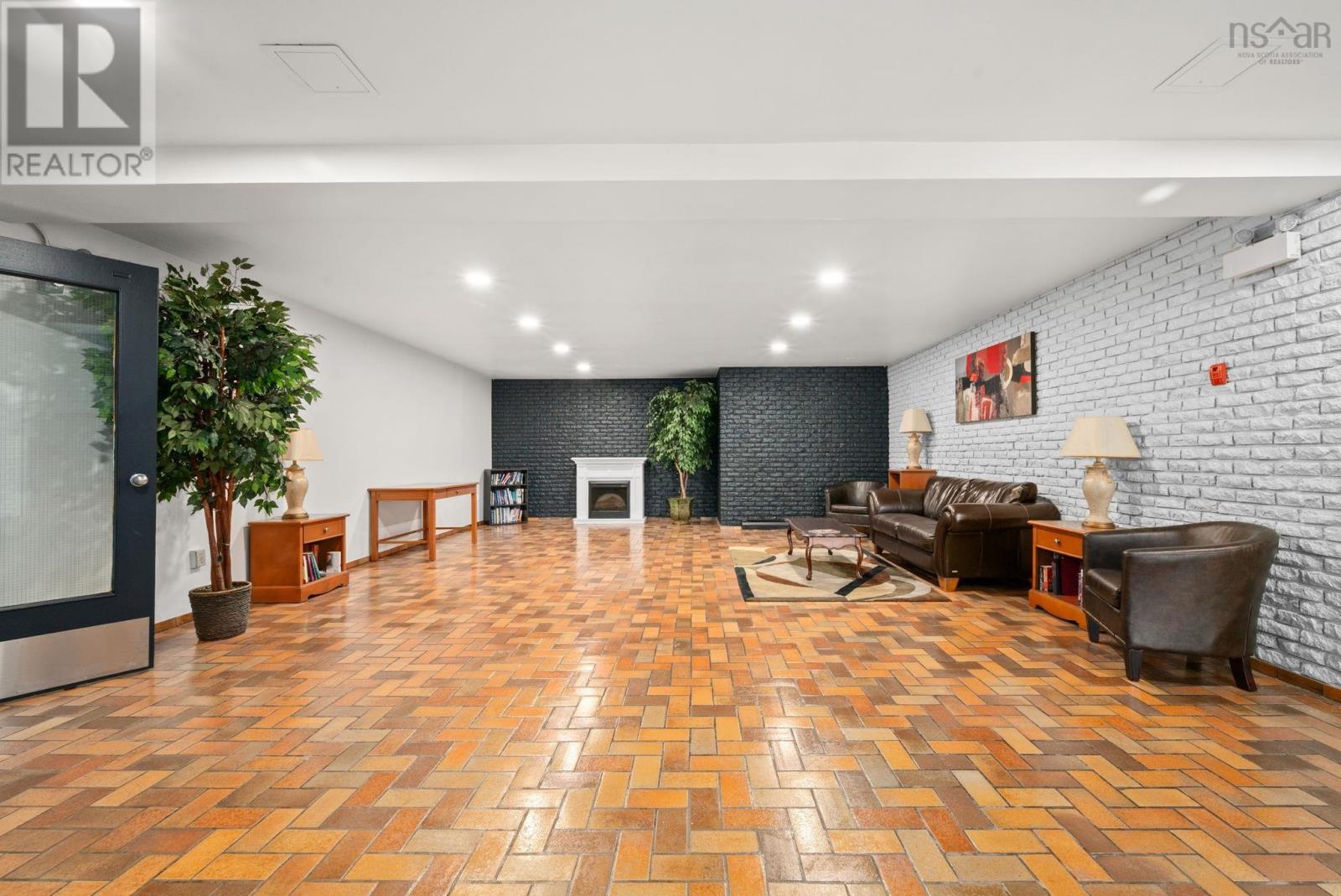 Property 31 of 33 of 310-7 Jamieson Street