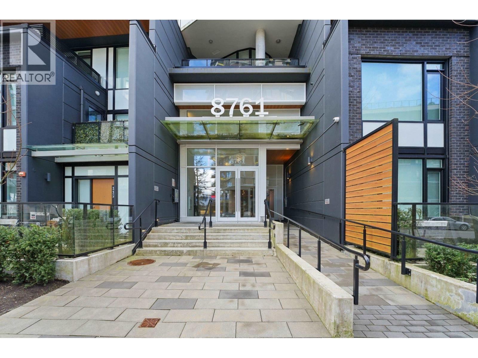 604 8761 UNIVERSITY CRESCENT