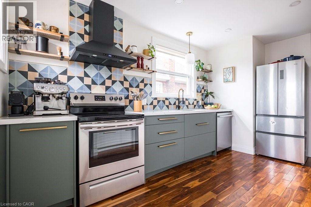 48 LONGWOOD Road, Hamilton, Ontario L8S1S5 - Photo 4