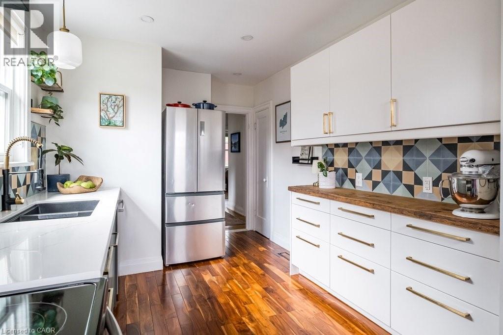 48 LONGWOOD Road, Hamilton, Ontario L8S1S5 - Photo 3