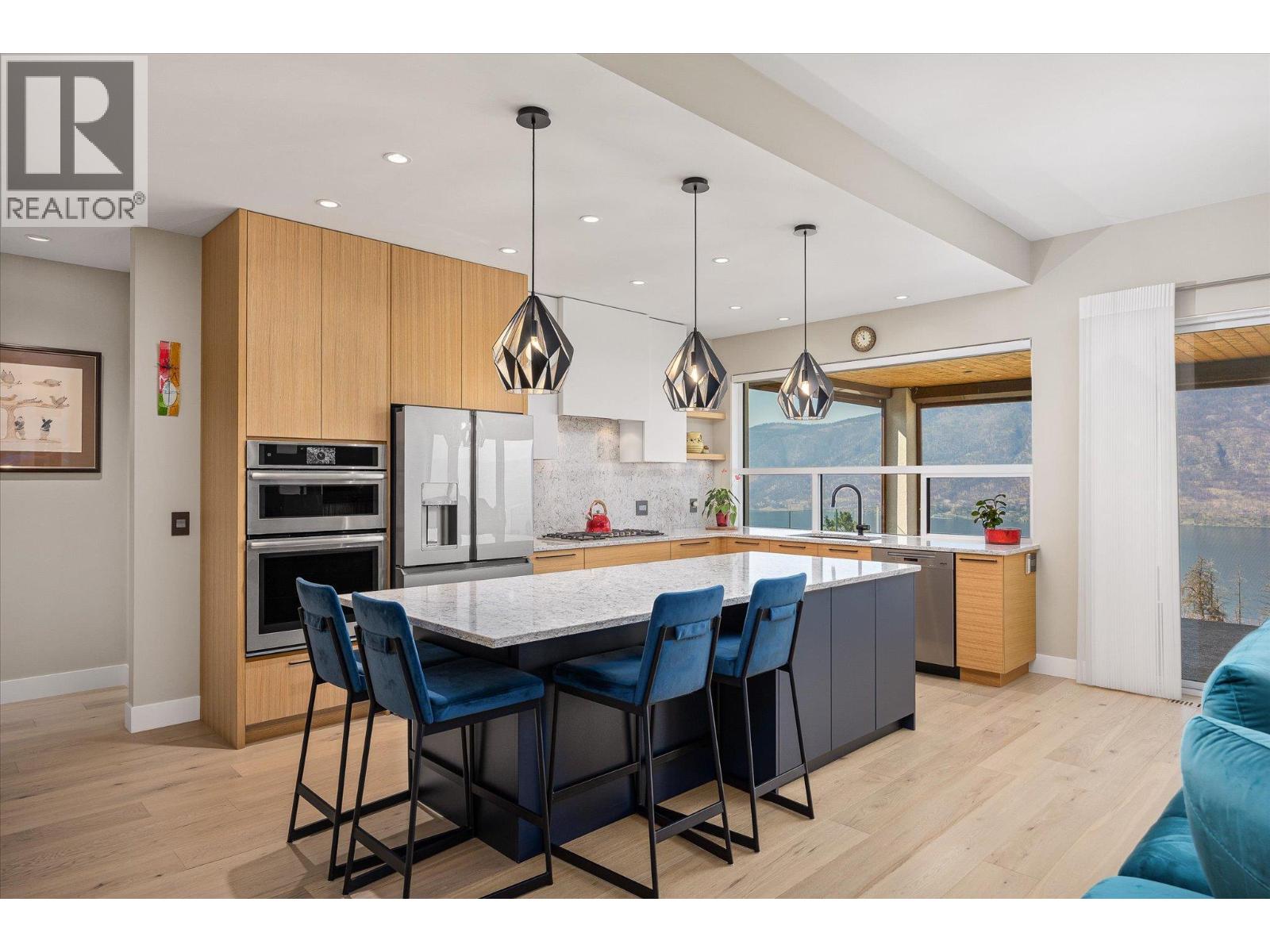 9814 Beacon Hill Crescent, Lake Country