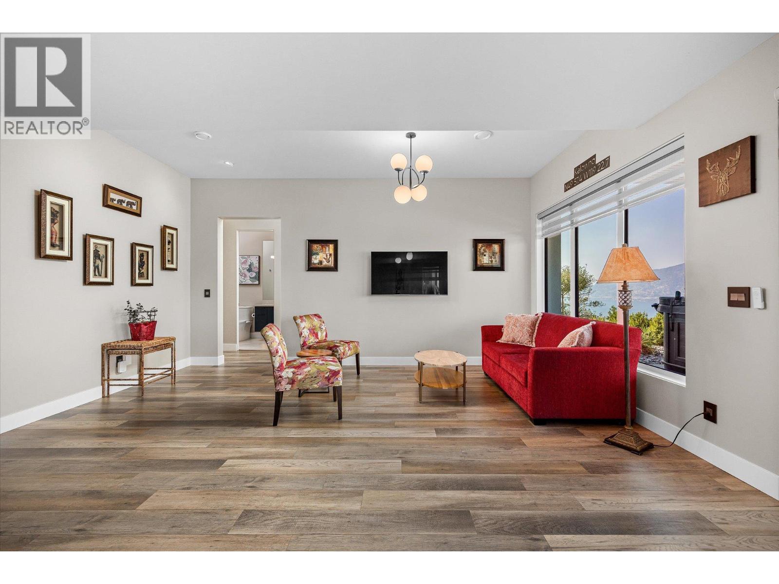 9814 Beacon Hill Crescent, Lake Country