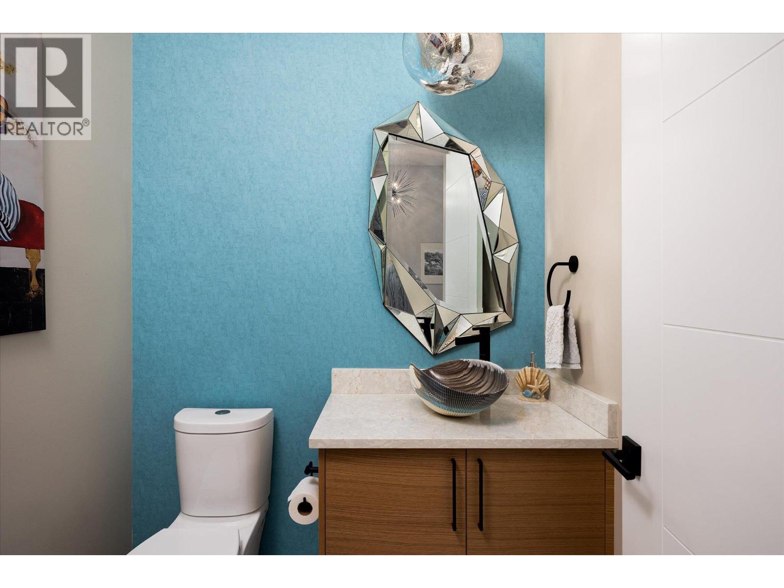 9814 Beacon Hill Crescent, Lake Country