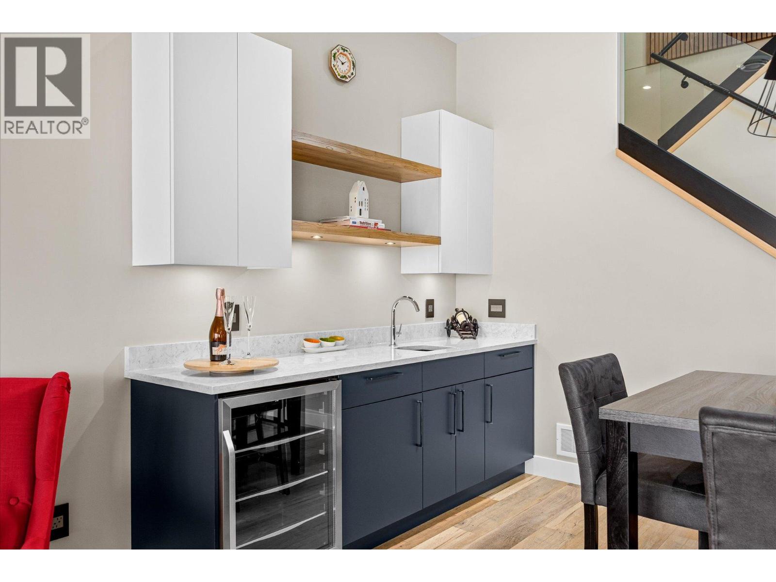 9814 Beacon Hill Crescent, Lake Country