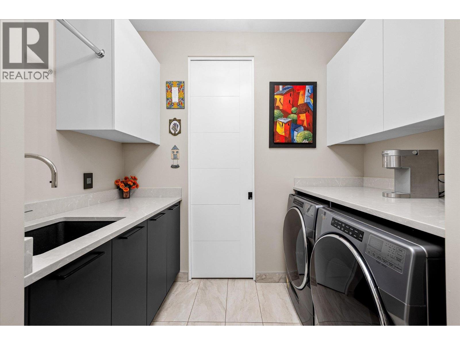 9814 Beacon Hill Crescent, Lake Country