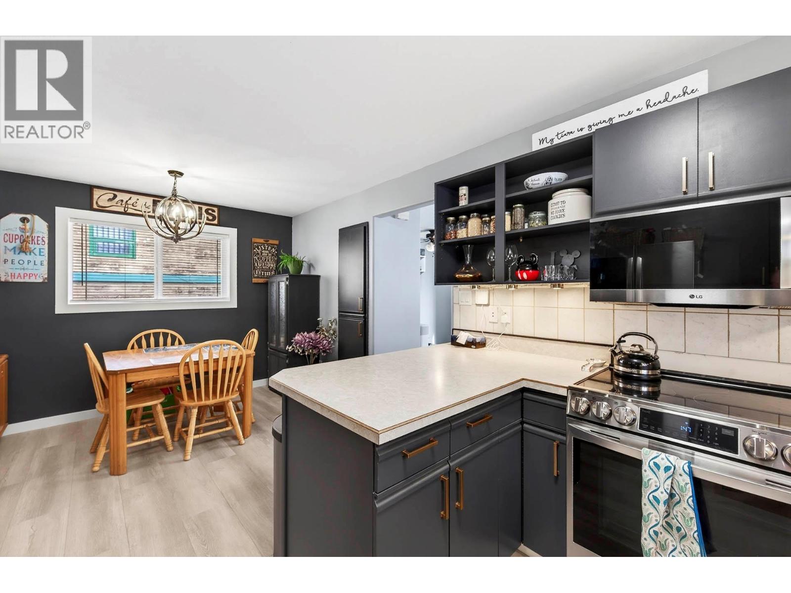 1018 HILLSIDE AVENUE - 14