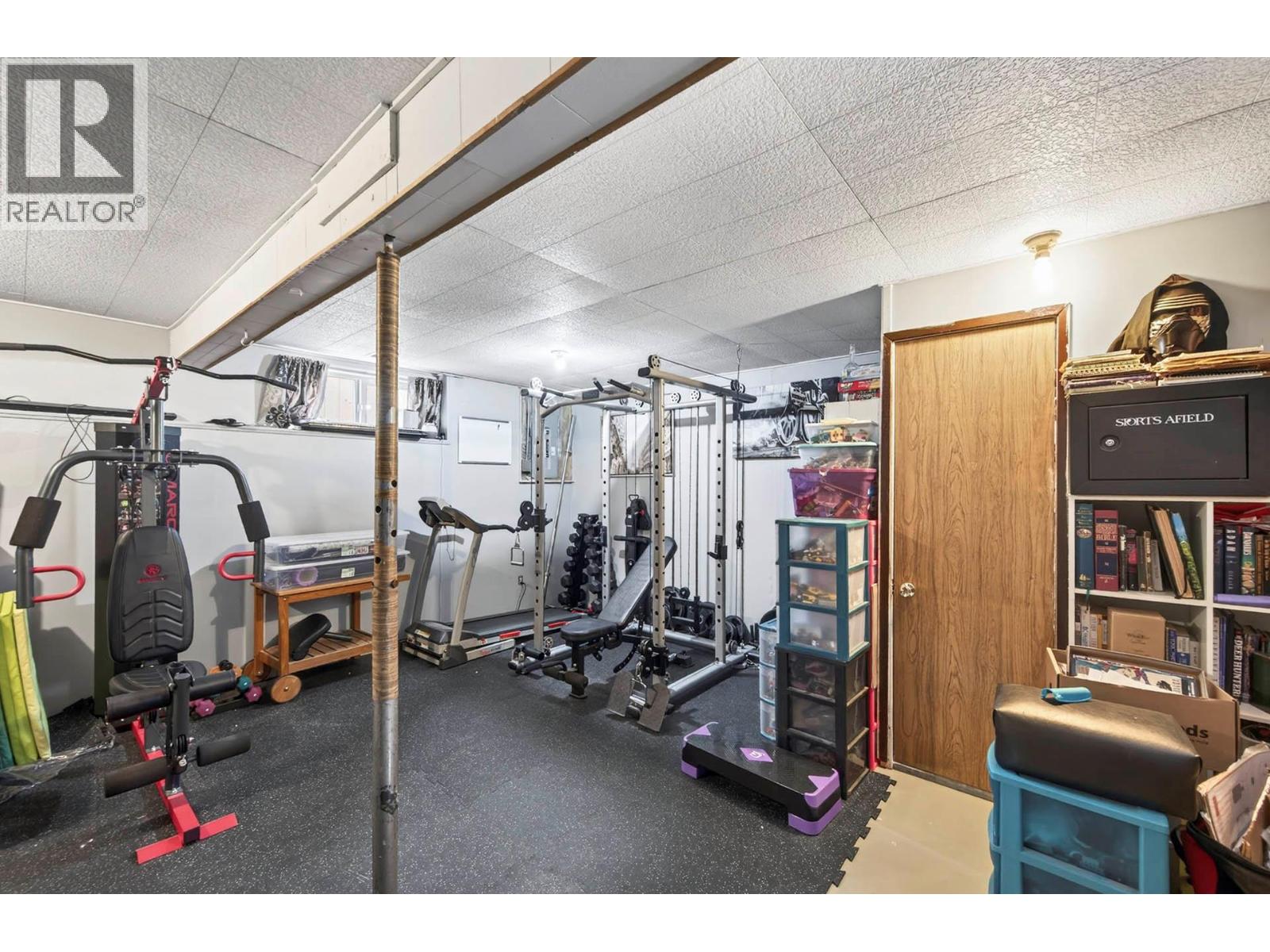 1018 HILLSIDE AVENUE - 32