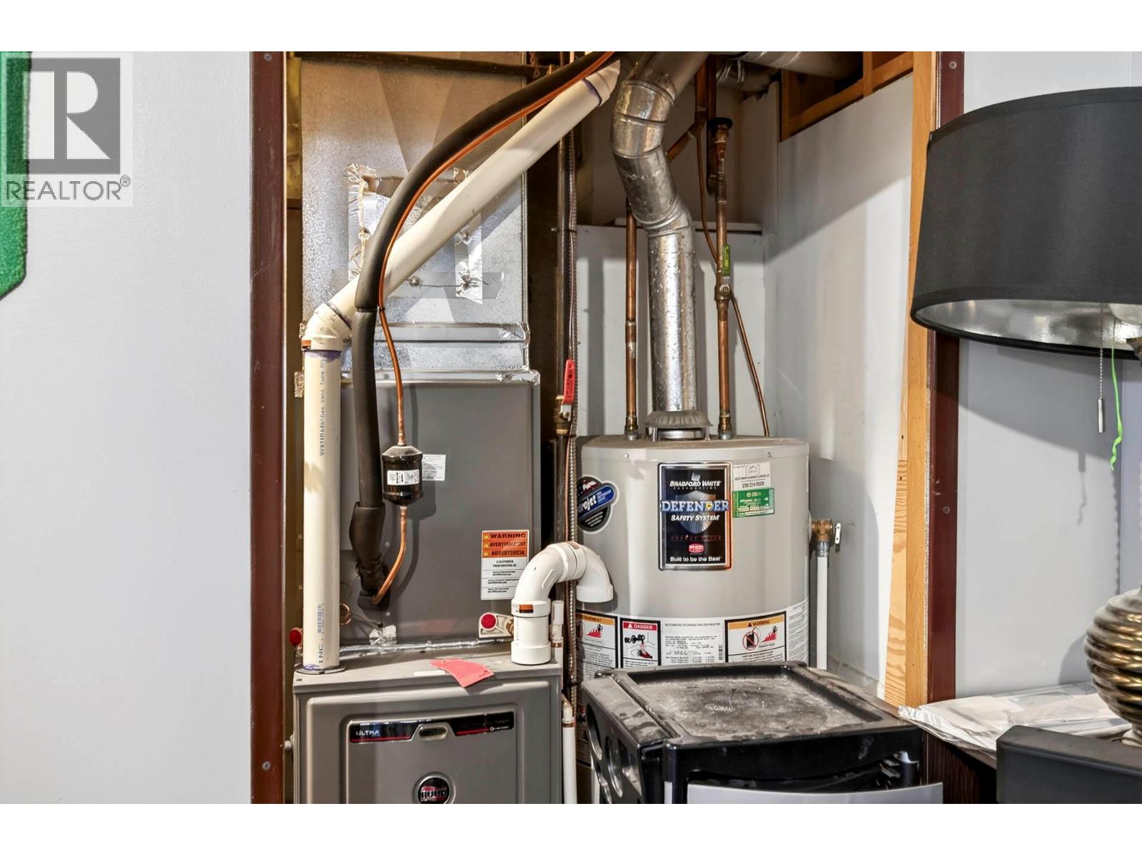 1018 HILLSIDE AVENUE - 35