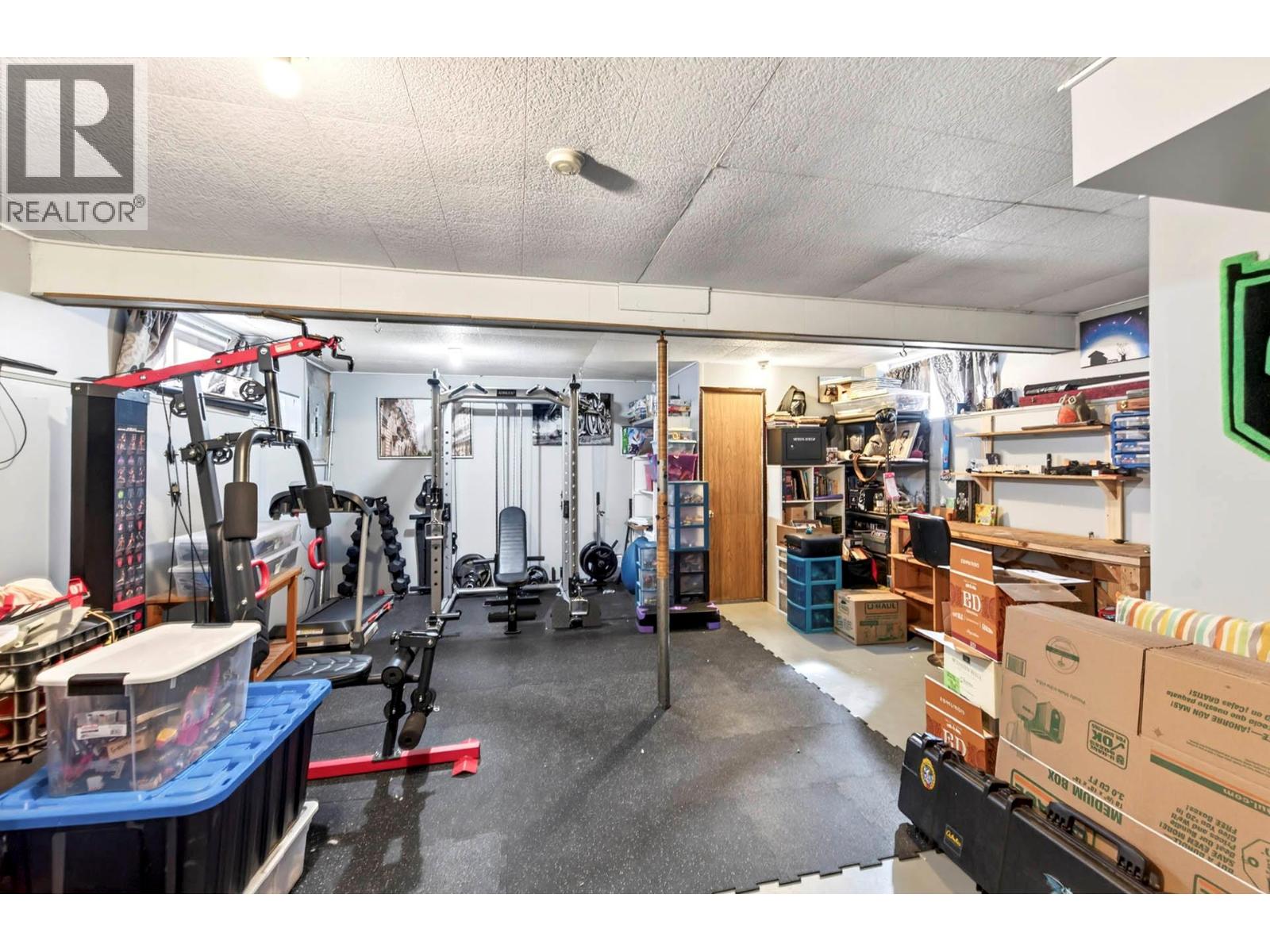 1018 HILLSIDE AVENUE - 33