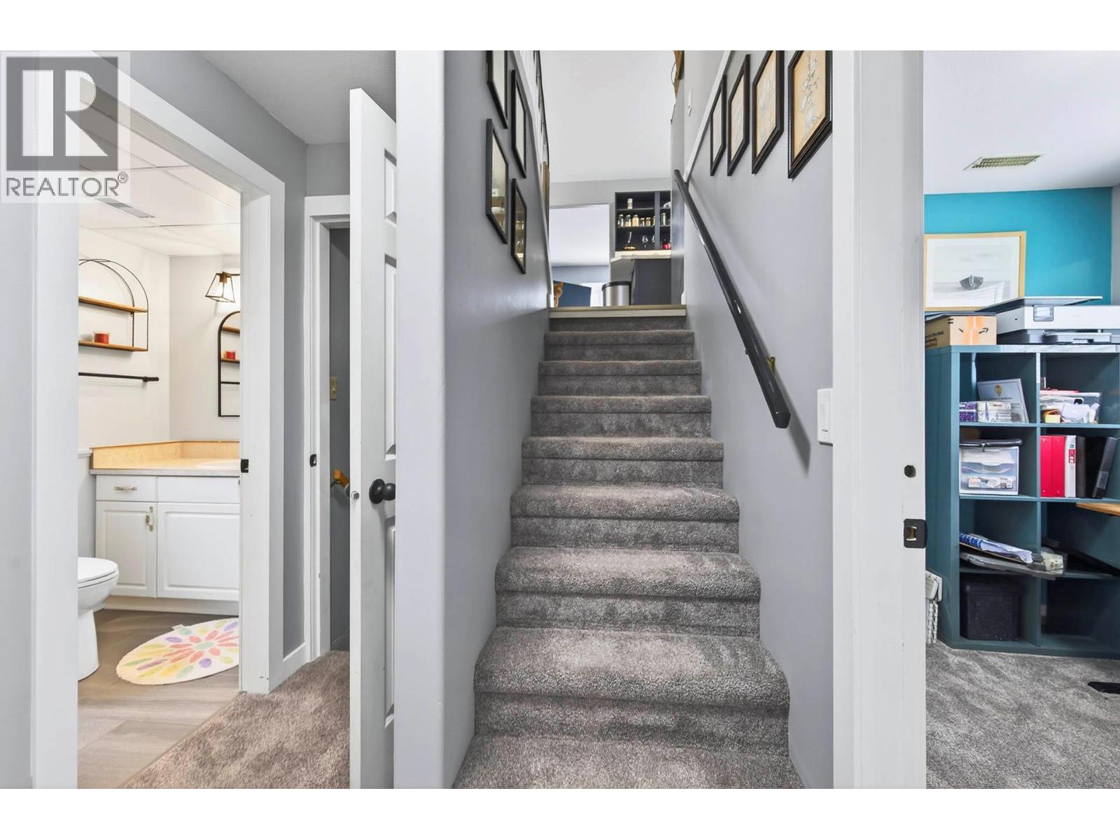 1018 HILLSIDE AVENUE - 26