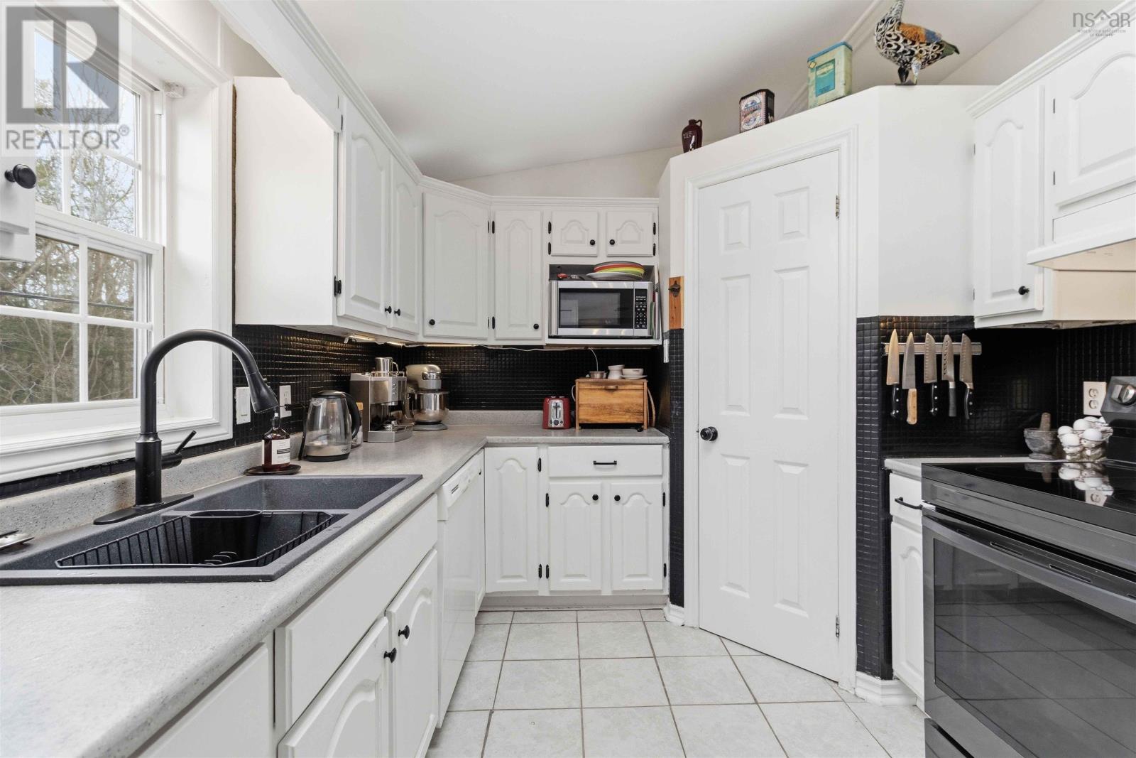 Property 8 of 42 of 110 Horton Avenue