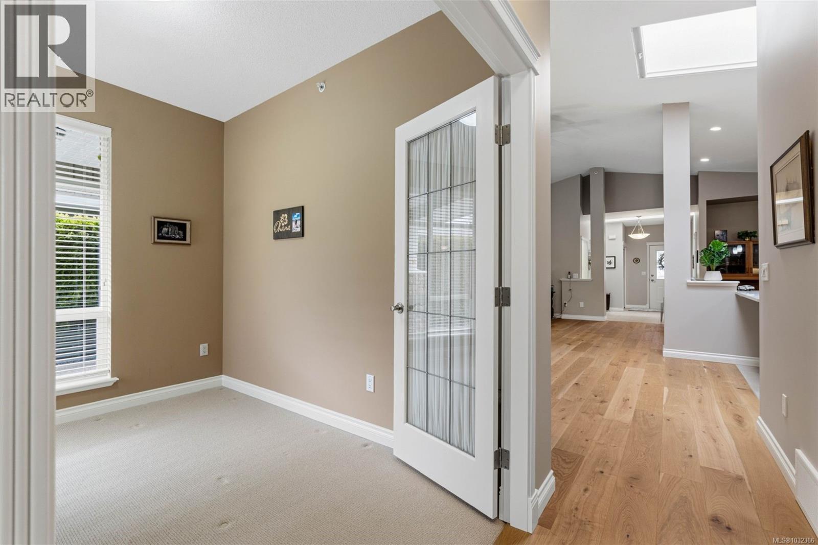 #118 730 BARCLAY CRES - 15