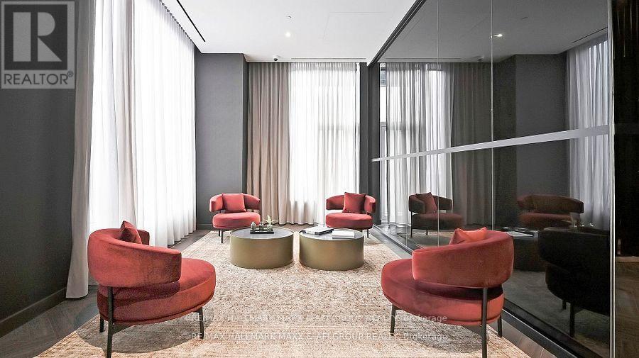 #2510 11 YORKVILLE AVENUE - 38