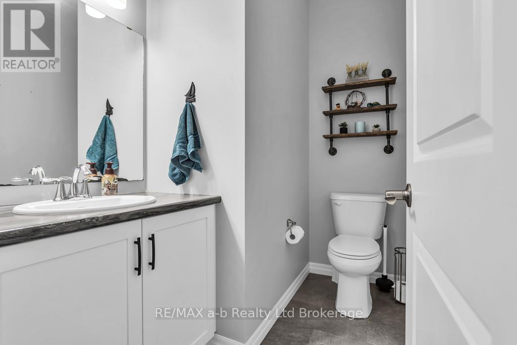 241 WILSON AVENUE — photo 20