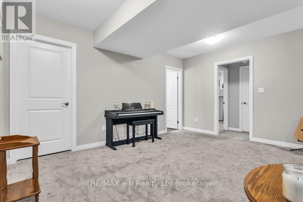 241 WILSON AVENUE — photo 22